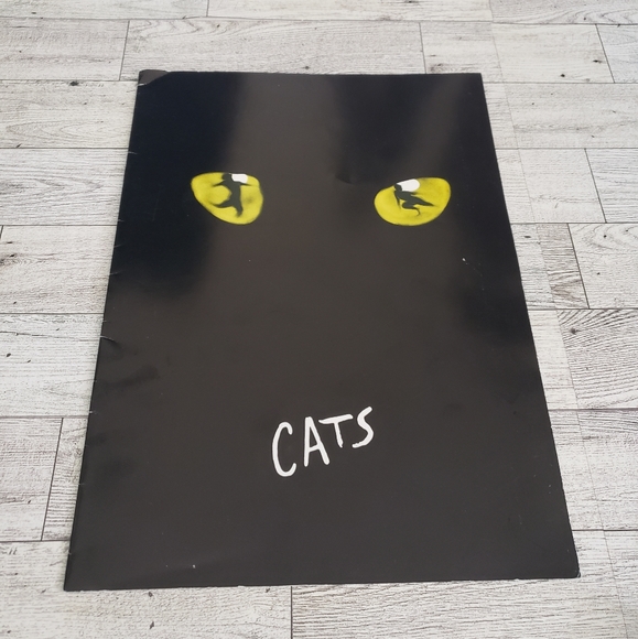 90's CATS On Broadway Musical Souvenir Program Book, Playbill and Match Box - Picture 2 of 4